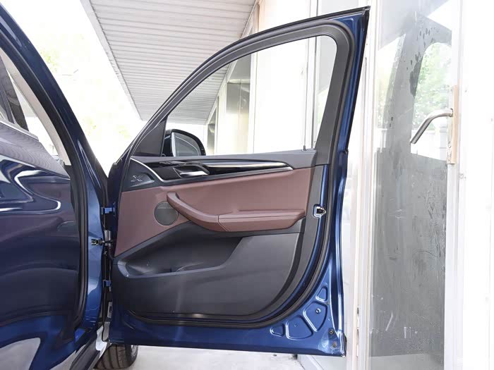 新款宝马x3四个车门角的疑惑