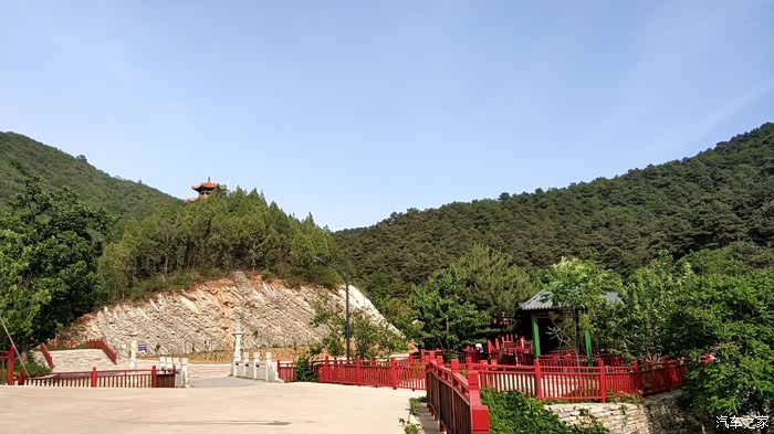 虎8首爬盘山路出游九龙山国家森林公园快乐满载