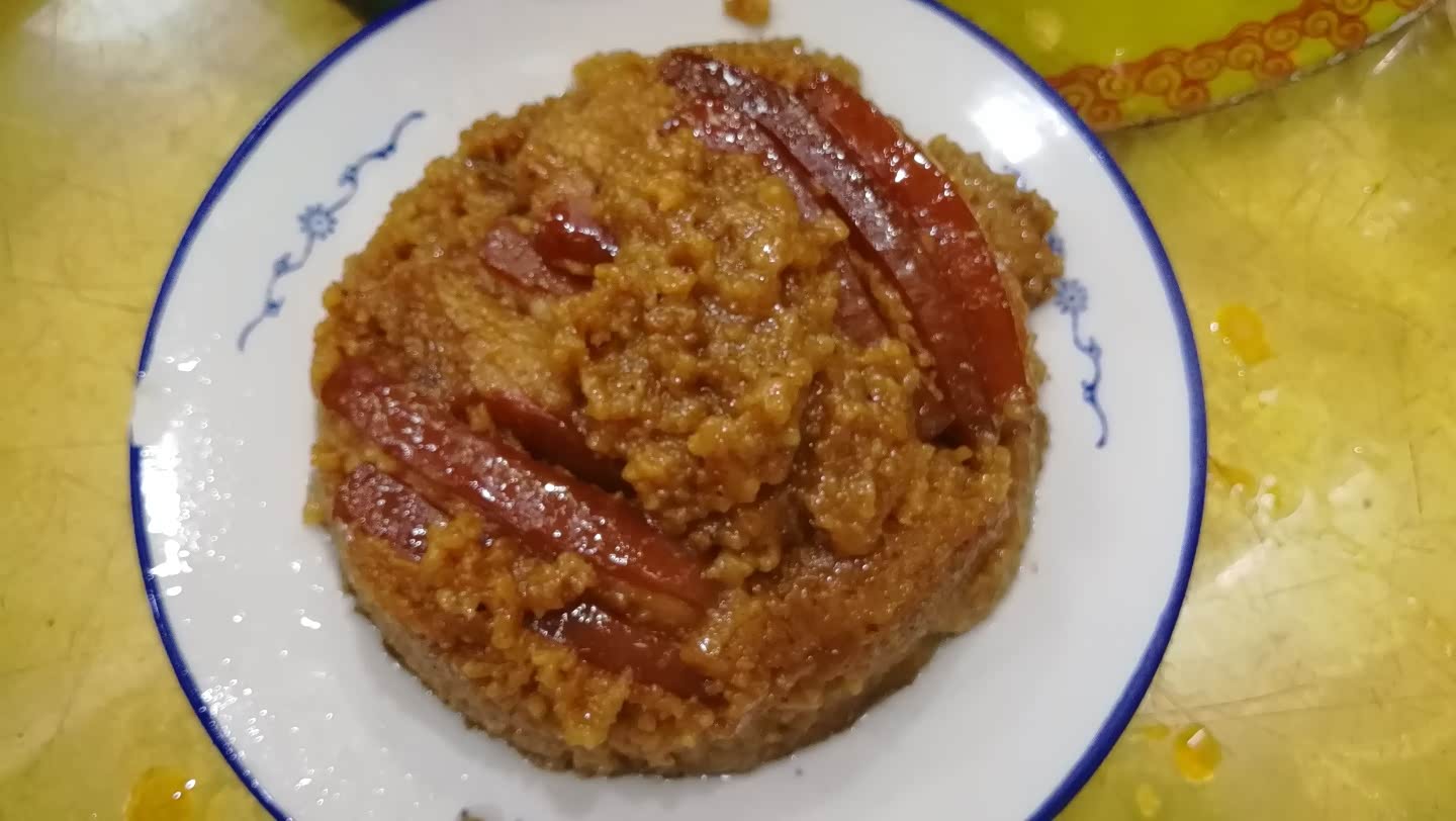 这个粉蒸肉,用糯米跟黄糖搭配做成的,非常好吃.