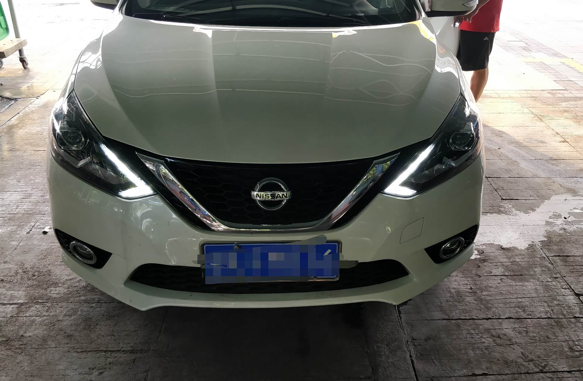 有没有16款新轩逸换过后大灯总成的