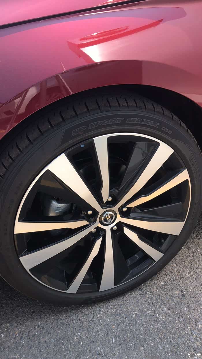 家里的第二台车最终还是选择了日产天籁