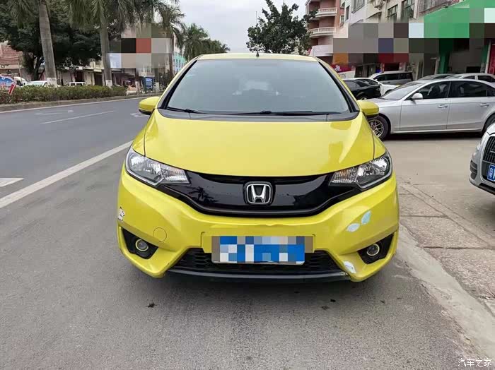 黄色的本田飞度有点骚