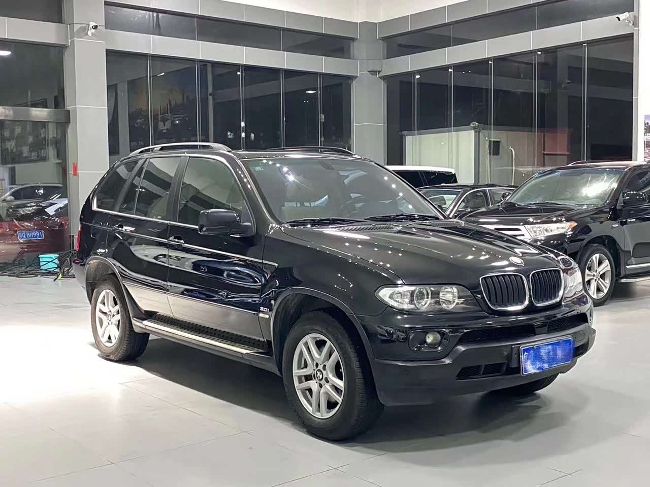 老款的宝马x5非常的有豪车范