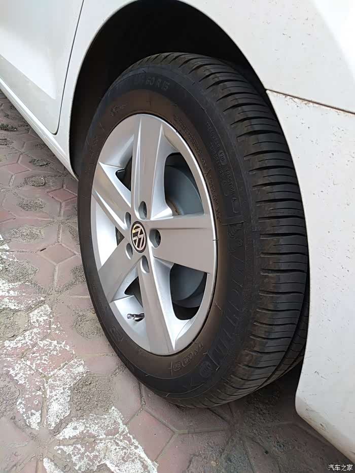 新捷达换装原厂轮毂