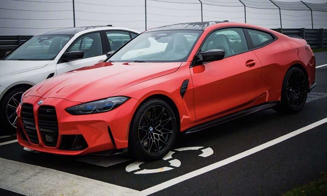 全新红色宝马bmwm4诱惑有钱直接下单即可的玩物