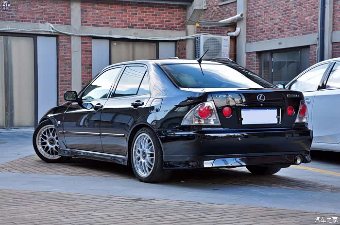 is200咬地鲨情怀