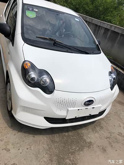 比亚迪新能源e1小型代步车