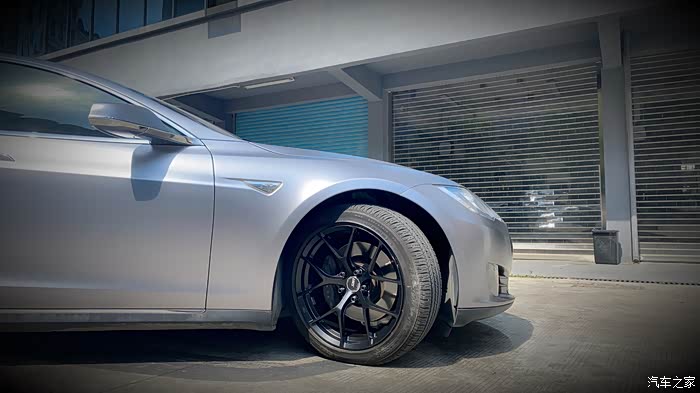 特斯拉models电光灰加starfks轮毂