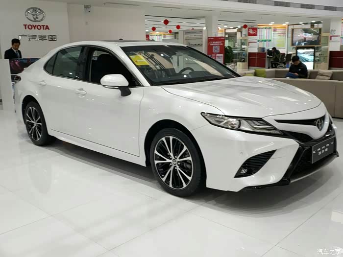 第八代全新凯美瑞2.5锋尚版,给予我与别人的不一样