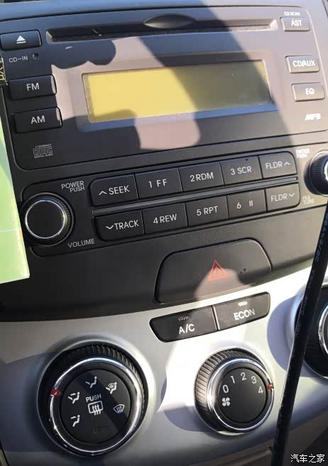 10款悦动最左面大圆钮的功能另收音机的几个按键怎么设置