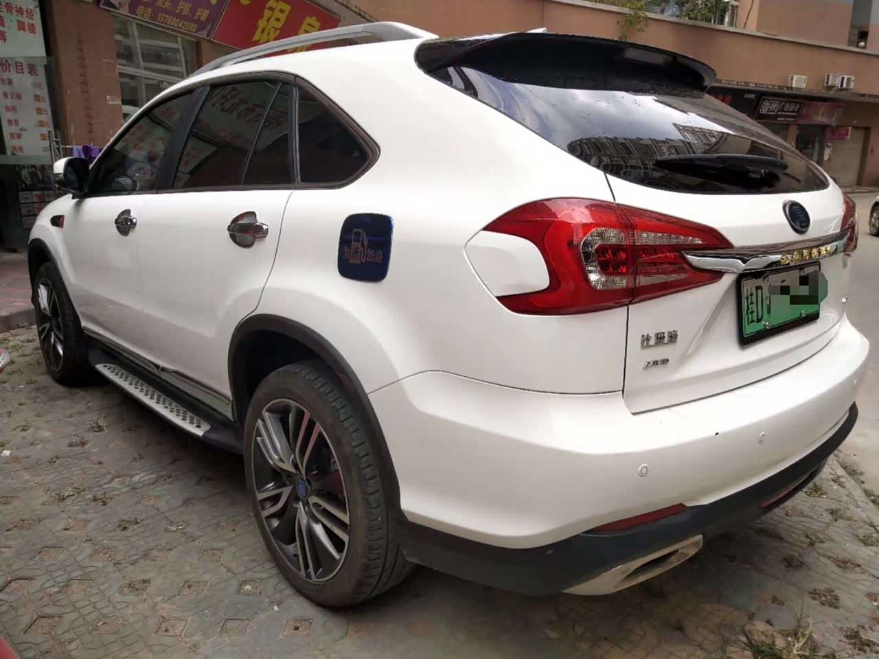 老款比亚迪唐依旧是那么的时尚霸气