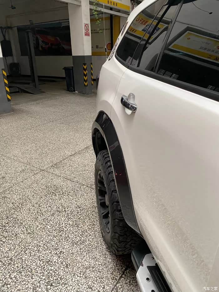 福特撼路者改装五寸原车款轮眉