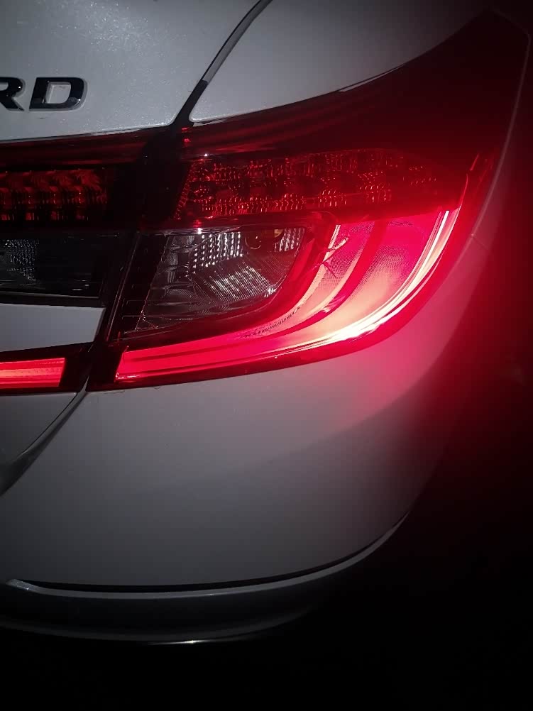 跪求十代雅阁尾灯总成