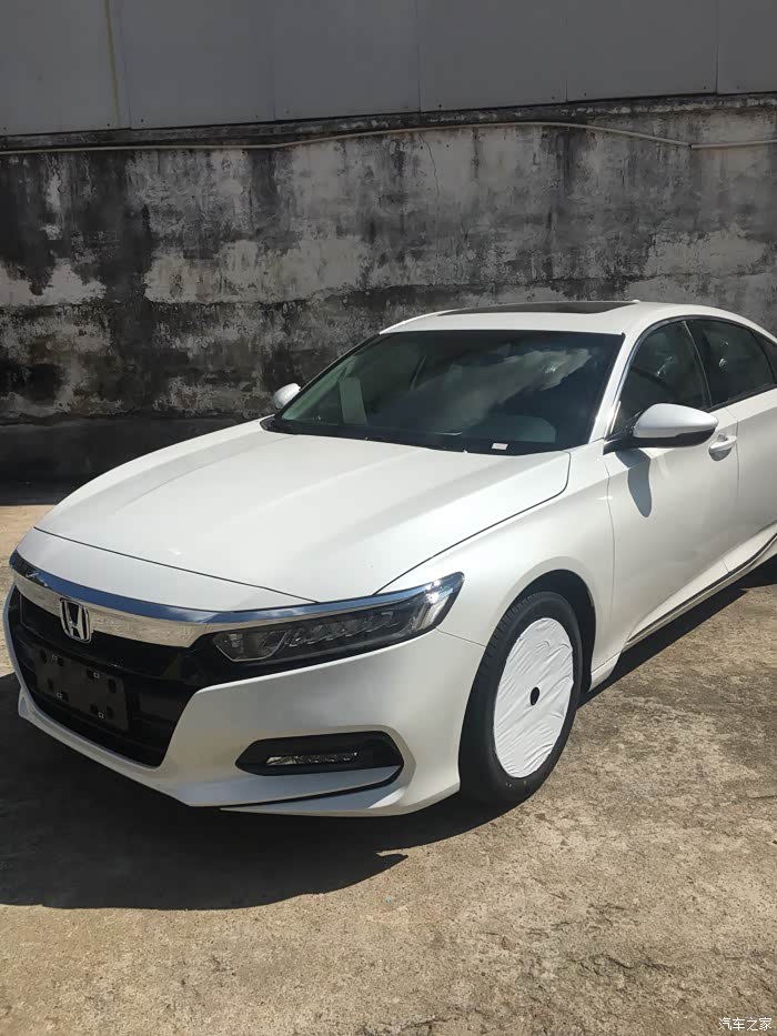 十代雅阁260精英星月白提车作业