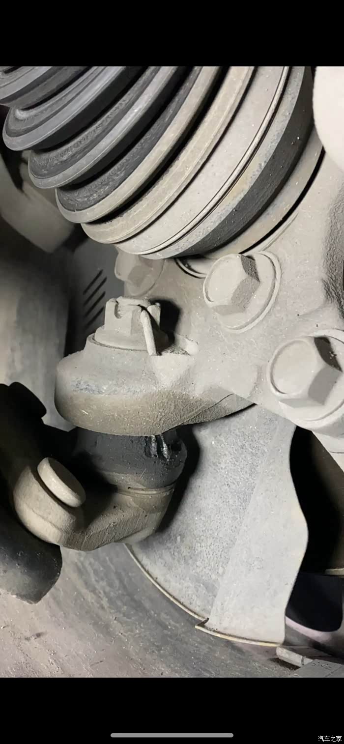 【图】8万km 17款雷凌双擎下摆臂球头 这是漏油了吧_雷凌论坛_汽车之