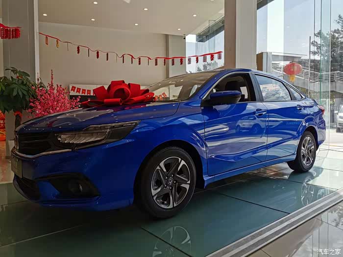 各位车友们享域炫动蓝你们觉得好看么