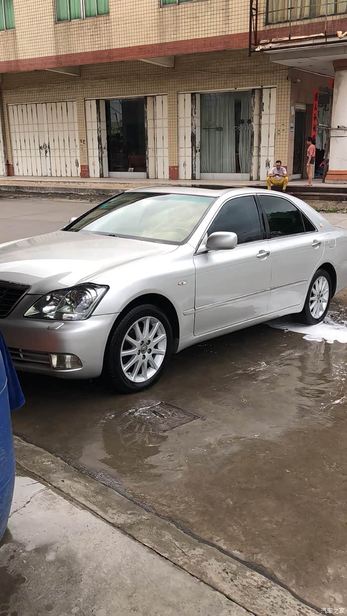 你们觉得12代皇冠到底是银色好看还是黑色?