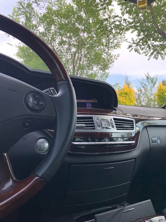 【图】路边等人随手一拍w221中控_奔驰s级论坛_汽车之家论坛