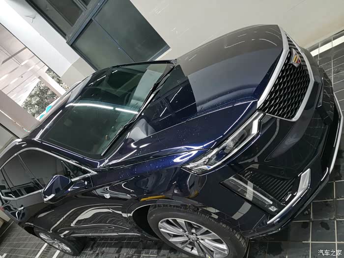 凯迪拉克21款xt6四驱豪华版黛蓝六座奶爸车提车加一系列装饰