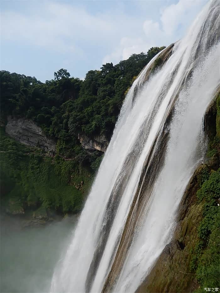 气势磅礴的黄果树瀑布