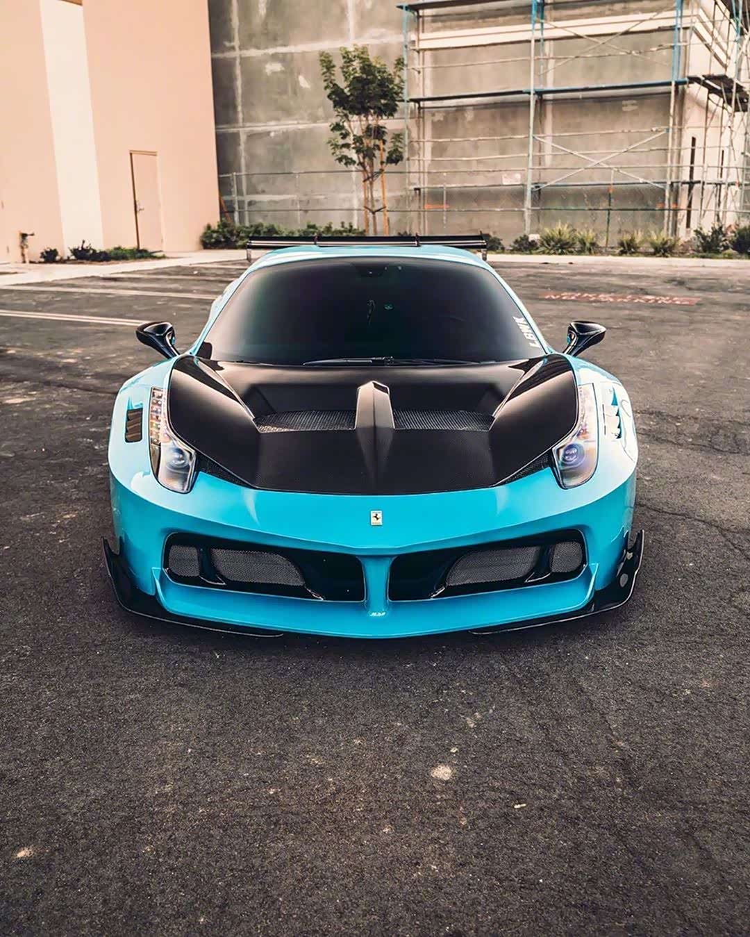 一匹宽体骏马法拉利458 liberty walk