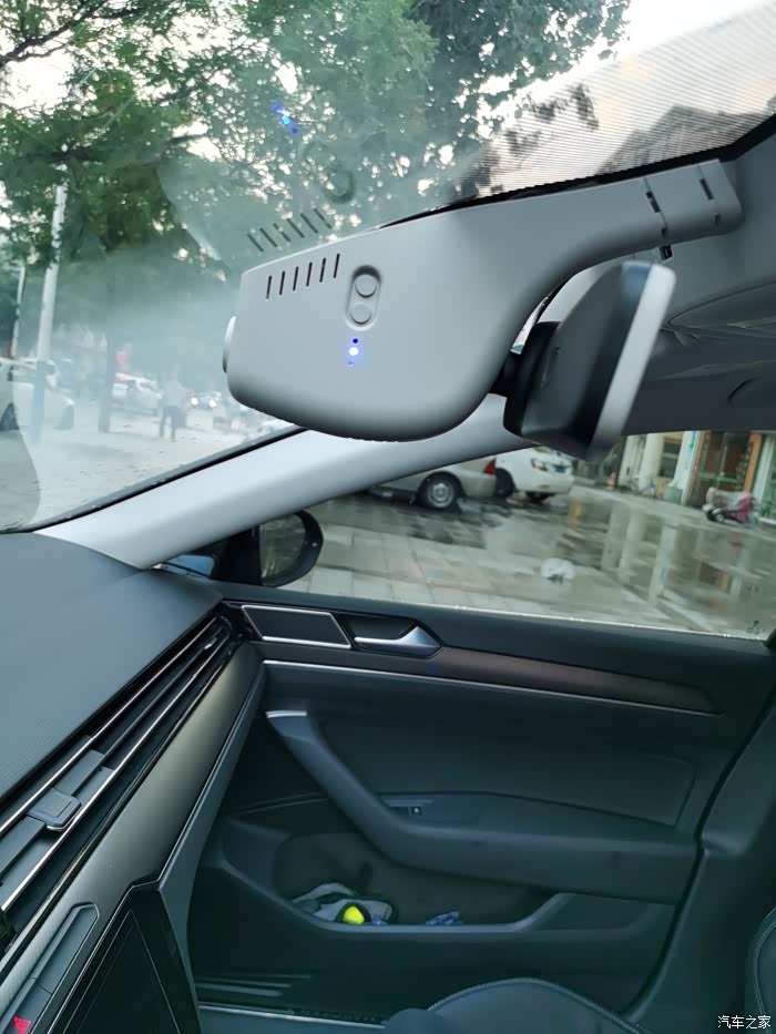 迈腾隐藏式行车记录仪