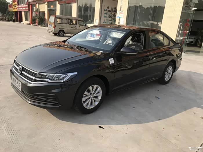 19改款宝来锰石黑好看吗