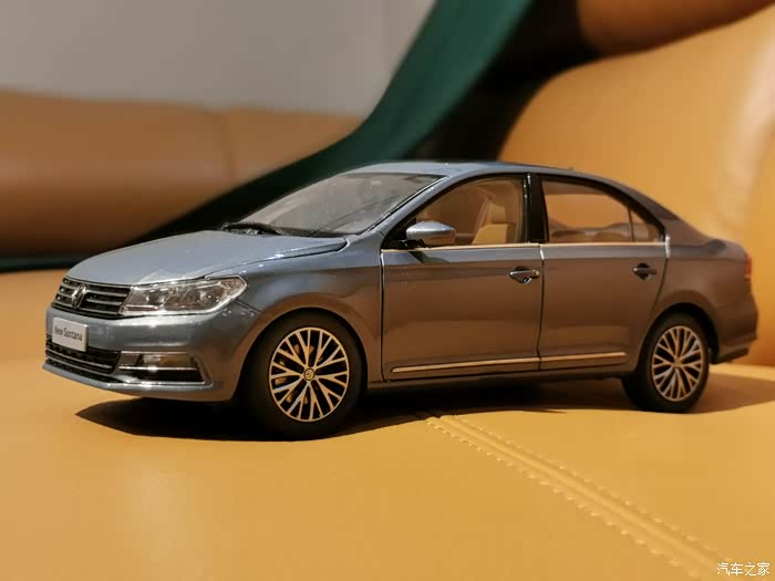 认证车主年终福利全新桑塔纳118锦锈蓝车模实拍