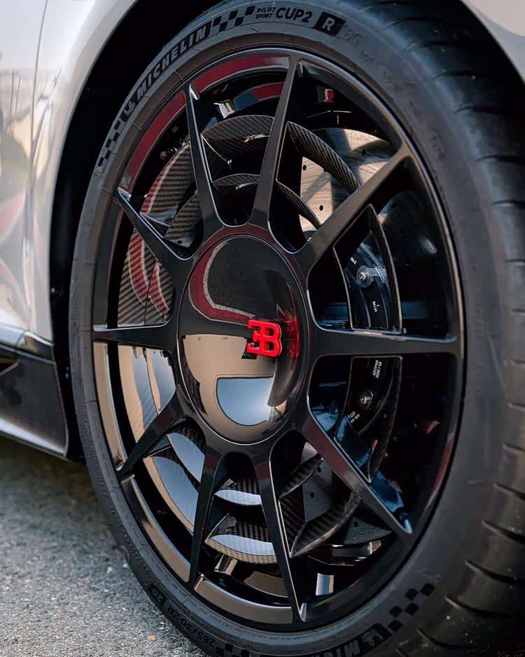 【图】bugatti chiron pur sport这轮毂打几分_布加迪论坛_汽车之家