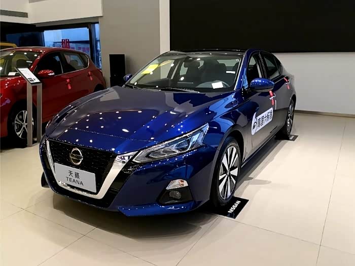 帅不帅看极光蓝的天籁