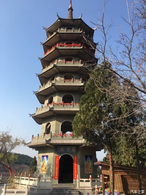 矗立天间的万叶塔.