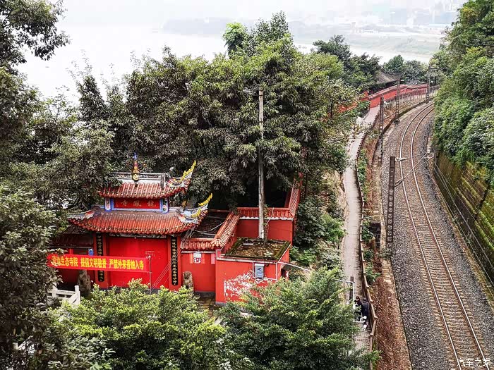 【老彭】江畔上的龙凤寺