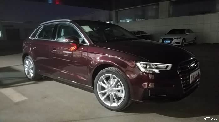 过新年喜提19款奥迪a3西拉红
