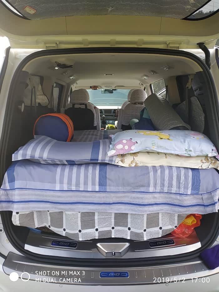 我用的是大通g10床车,管他八佰?九佰的,睡车上!