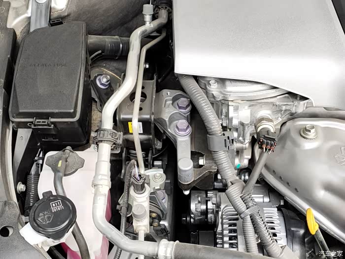 【图】引擎盖里面这样正常么_雷克萨斯es论坛_汽车之家论坛