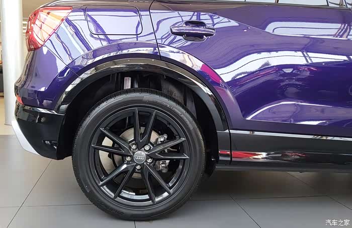 【图】今天偶遇一台极光紫q2l,感觉有点好看_奥迪q2l论坛_汽车之家