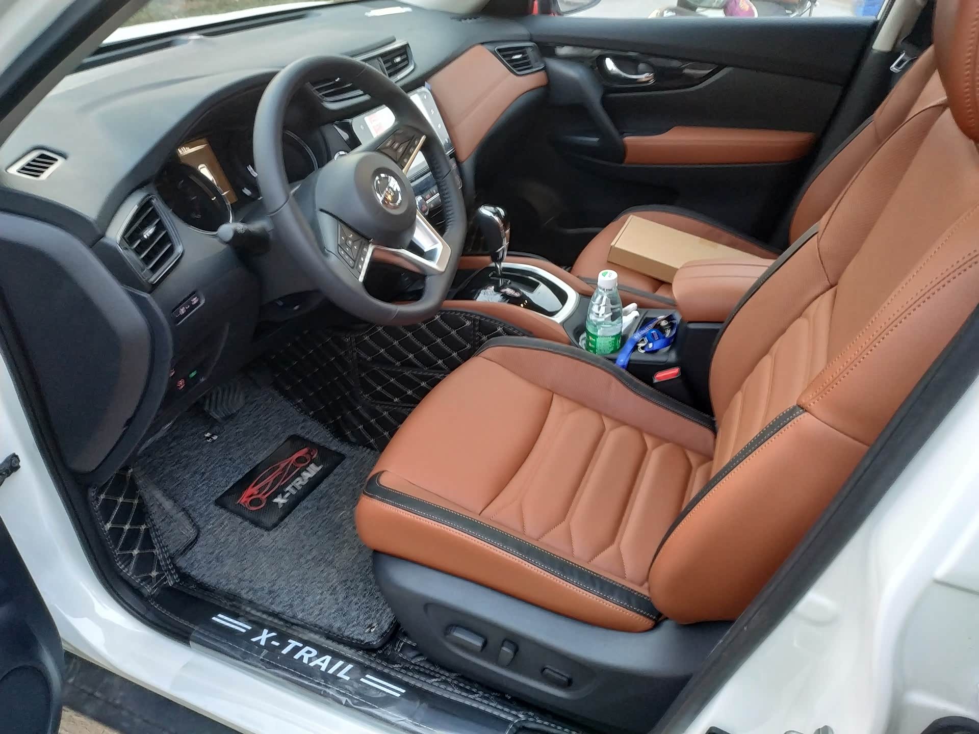 奇骏内饰颜色问题