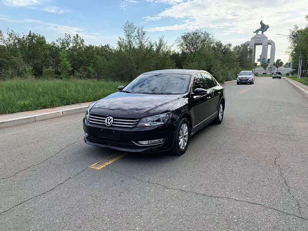 15款黑色的大众帕萨特外观耐看,皮实,操控性尚可.
