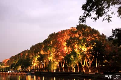 开cs55带着表妹自驾游南京鸡鸣寺求姻缘之旅