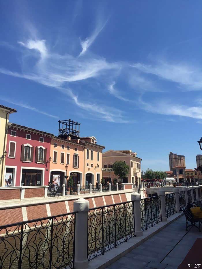 周末去附近的小镇逛一逛