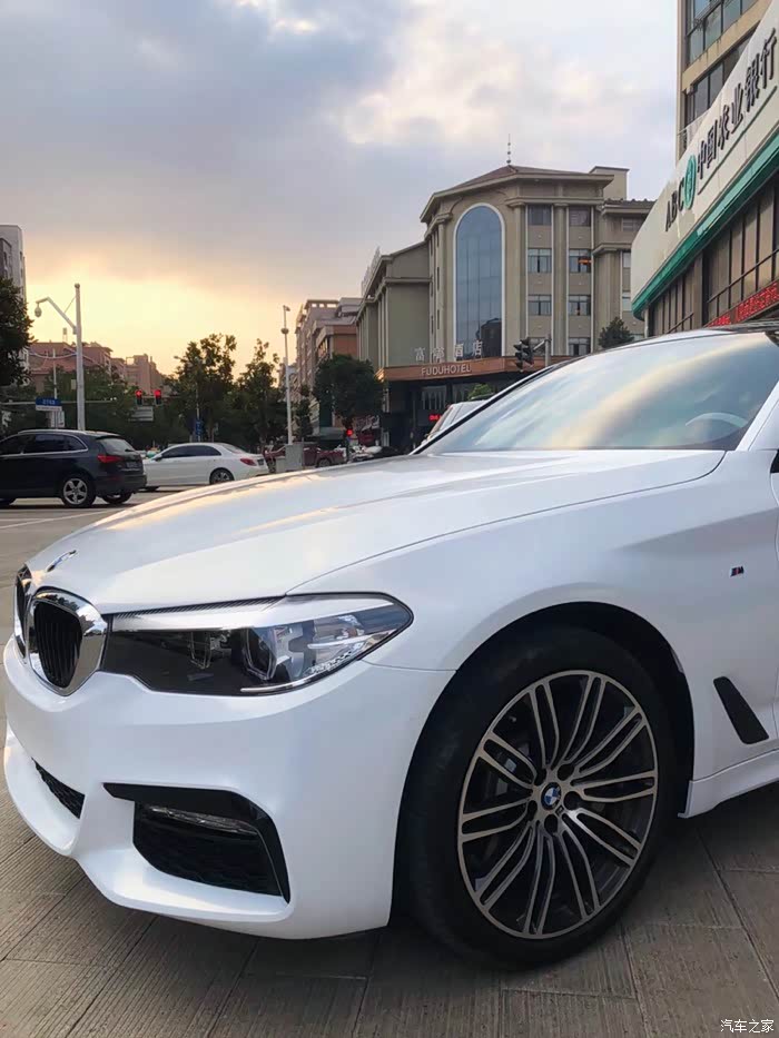 应该是论坛里首个白贴白的5系了