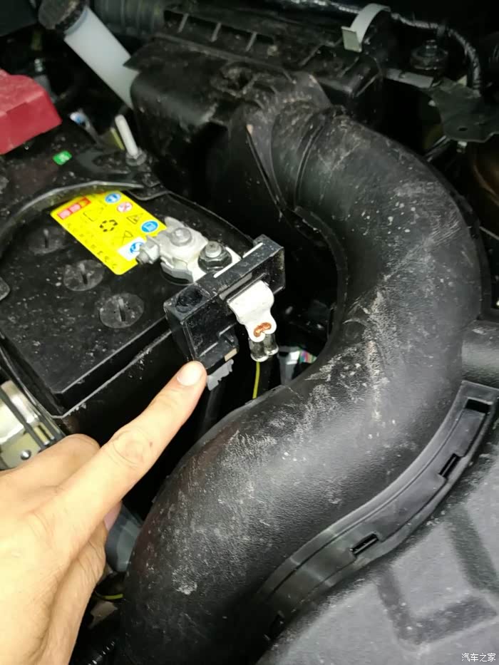 轩逸经典16年款 p2138 油门踏板位置传感器