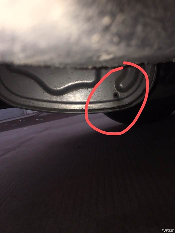 【图】19款奥迪q3排气管有小孔吗?_奥迪q3论坛_汽车之家论坛