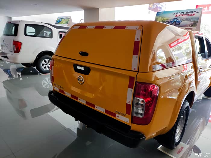 黄色工程车涂装,超显眼