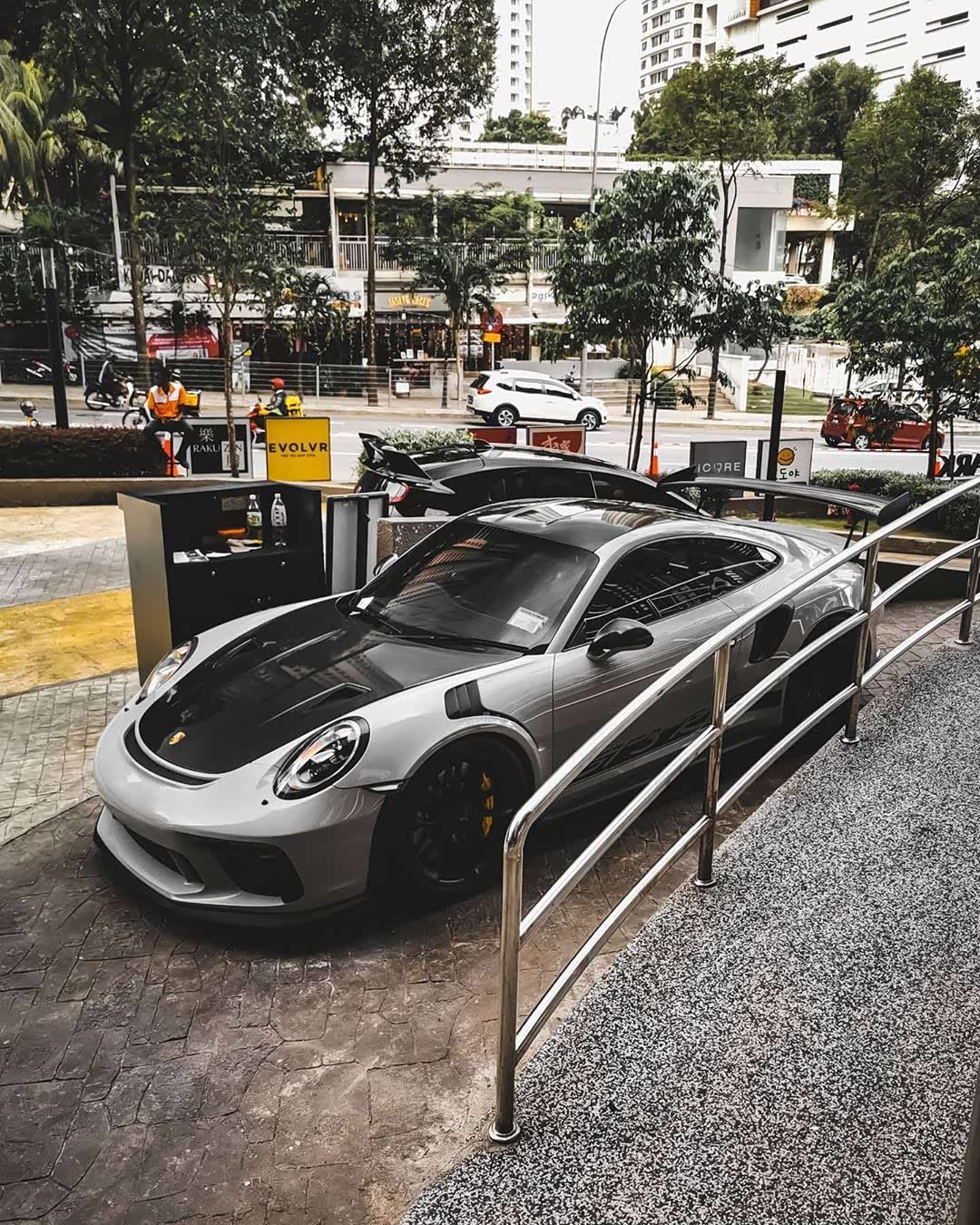 保时捷911gt3rs9912改灰蜡笔色车漆果然很帅