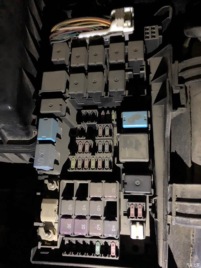 【图】马六前示宽灯保险丝在哪_马自达6论坛_汽车之家论坛
