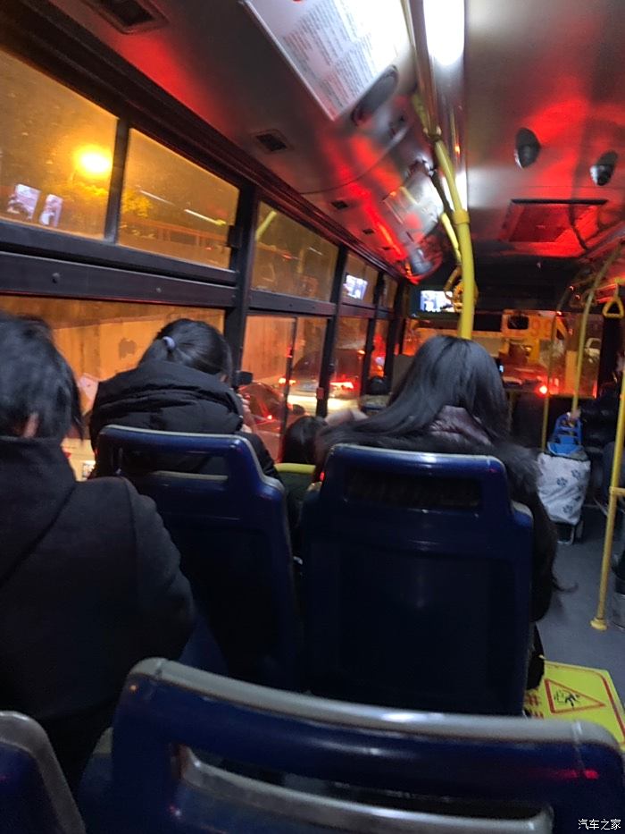 公交车堵车照片图片