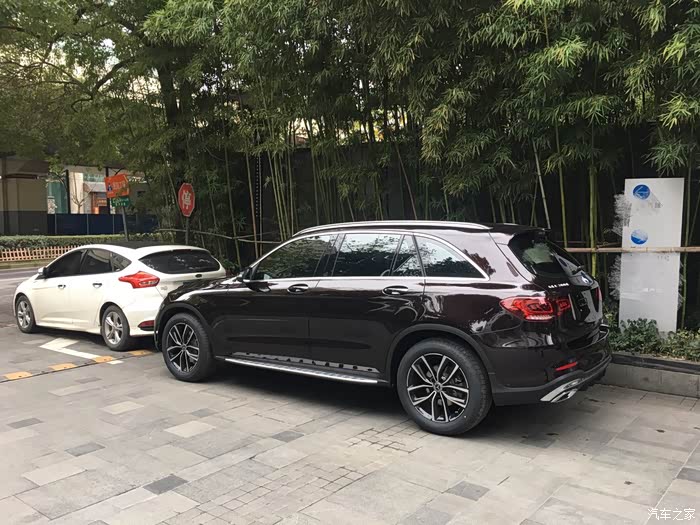 【图】2020款glc300动感 红宝石黑颜色参考_奔驰glc论坛_汽车之家论坛