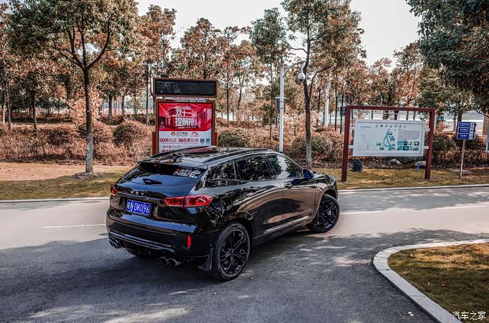 二十万分之一#黑武士vv7的深秋大片,霸气不减