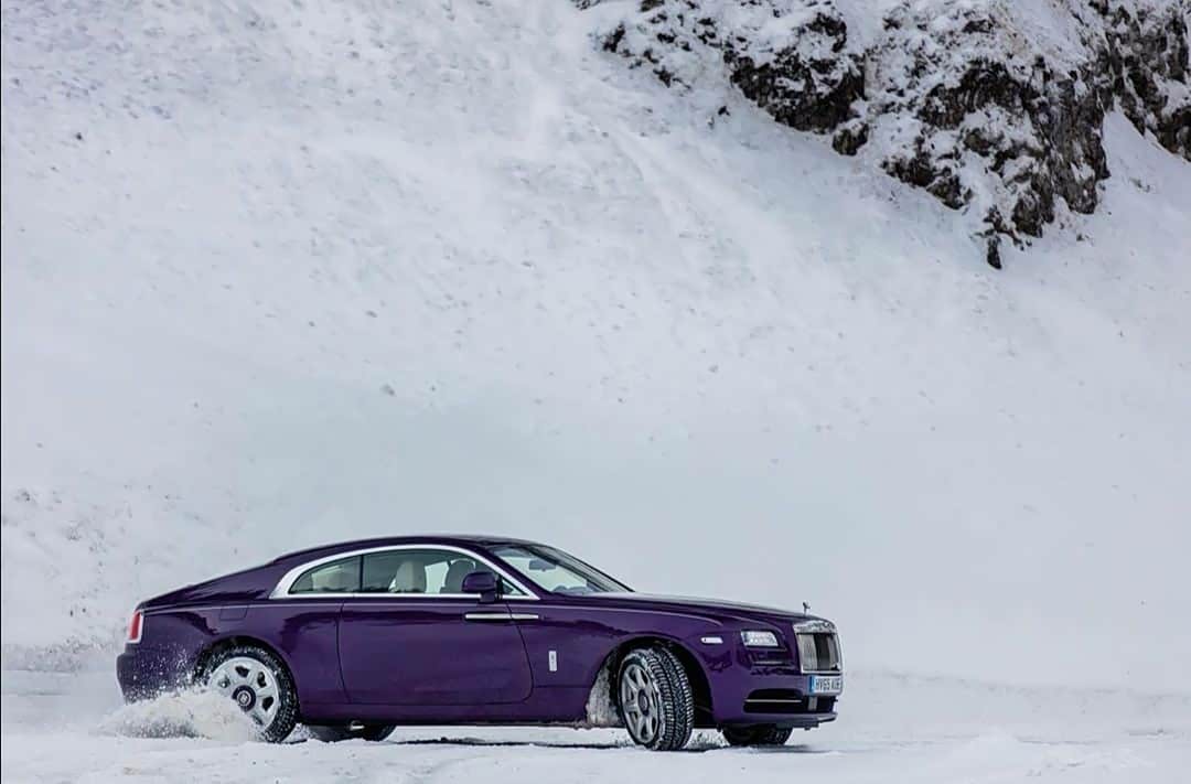 劳斯莱斯魅影用独特的开门方式迎接能驾驭它的伙伴